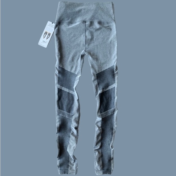 High-Waist Seamless Moto Leggings In Gray - Picture 3 of 12